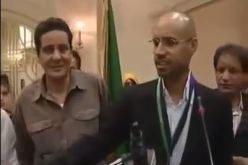 بالفيديو.. سيف الإسلام القذافي يظهر حرا لأول مرة.. وزلزال يضرب معسكر حفتر والإسلاميين