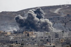 مصرع 20 مدنيا في غارات جوية أمريكية بالرقة في سوريا