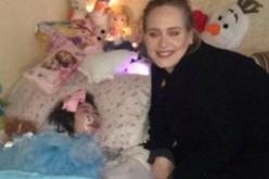 أديل تحقق حلم طفلة مريضة