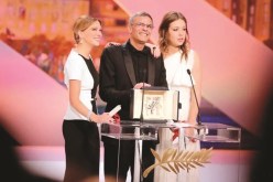 ضائقة مالية تدفع بالمخرج التونسي عبد اللطيف كشيش لبيع جائزته العالمية