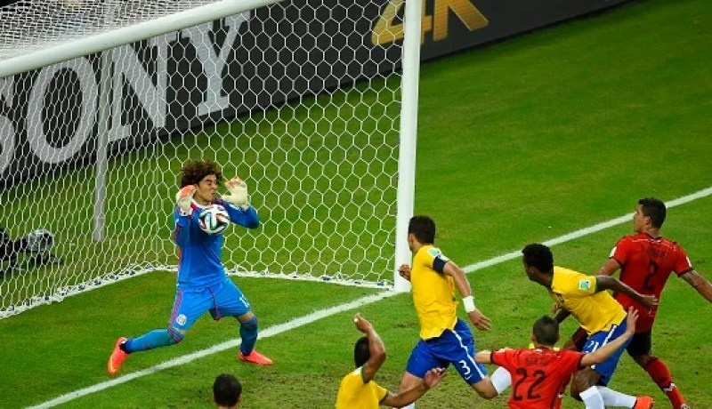 اللعب الجماعي يغيب عن البرازيل والمكسيك تقدم أداء جماعيا ومنظما