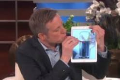 فيديو لساحر ألماني يسحب أجسام صلبة من جهاز آيباد