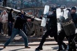 4 جرحى في مواجهات عنيفة بين متظاهرين و قوات الامن في كوسوفو