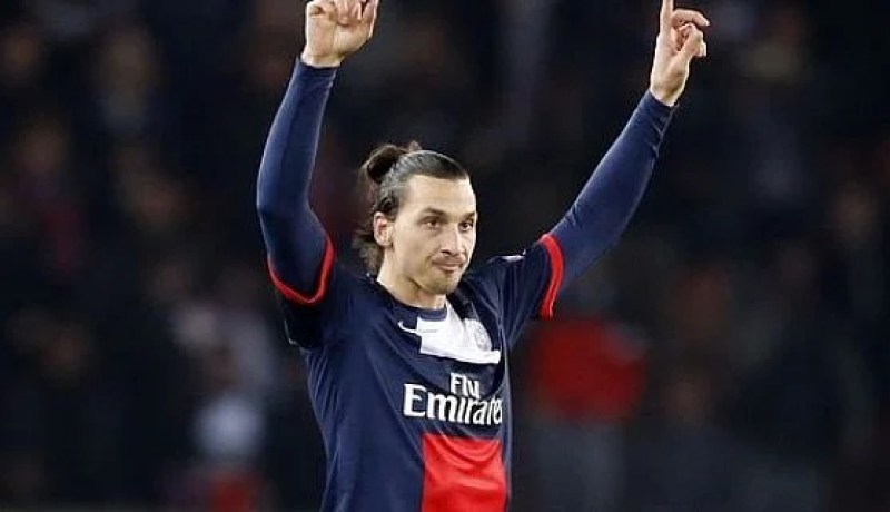 ابراهيموفيتش يغادر PSG برقم قياسي