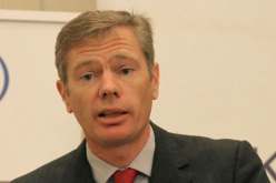 السلطات الإيرانية تحتجز السفير البريطاني لساعات