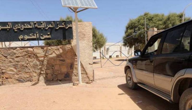 ليبيون يناشدون الجزائر فتح الحدود وتقديم مساعدات إنسانية