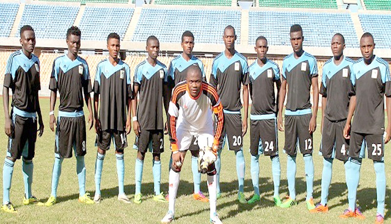 لاعبونا قصار مثل ميسي وأنصارنا يؤمنون بالفوز على الجزائر برباعية