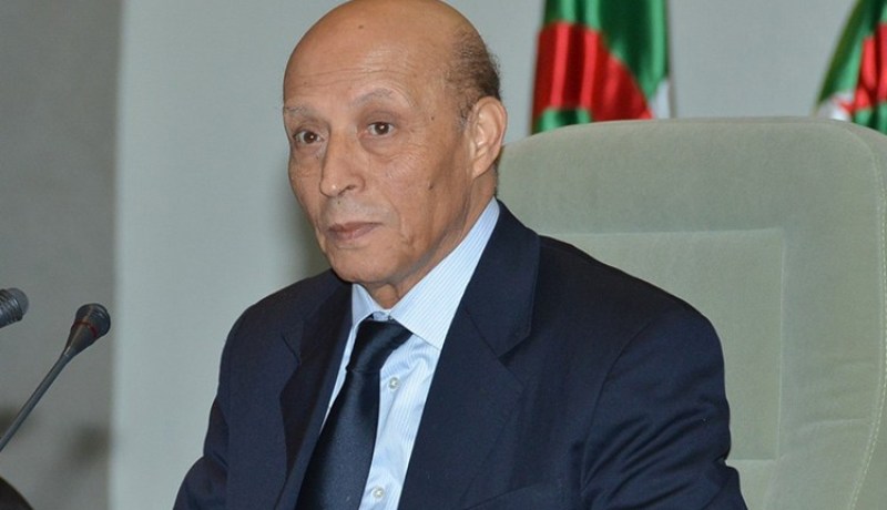 ولد خليفة يخرج من الباب الضيق