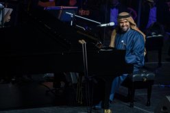 بالفيديو..حسين الجسمي يوقف حفله لأجل بكاء طفل