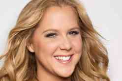 بالفيديو ايمي شومر ترتطم بالأرض أمام كيم كاردشيان