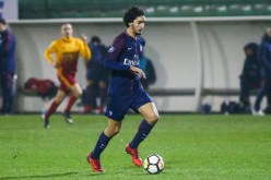 موهبة جزائرية يقترب من عملاق إنجلترا !!