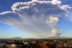 بالفيديو  لحظة انفجار بركان كالبيوكو في تشيلي