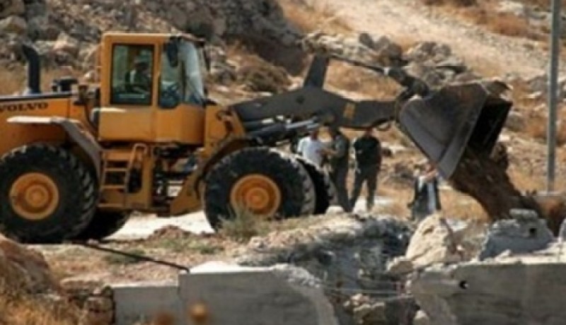 جرافات الاحتلال الإسرائيلي تهدم مساكن وخيام بالقدس