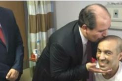 بالفيديو محمد عيسى يزور الحاج الجزائري يوسف الناجي من حادثة الرافعة بالحرم المكي