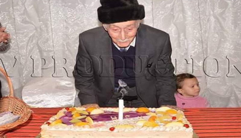 95سنة ومازال