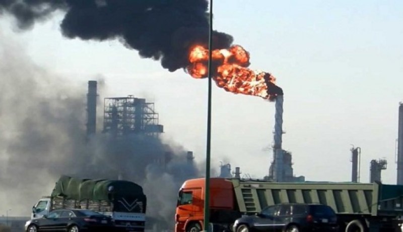 وفاة 12 شخصا في حريق بمصنع بتروكيماويات شرق السعودية