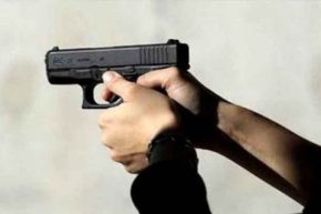 بالفيديو… بعد بائع السمك شرطة المخزن تقتل شخصا أمام والدته