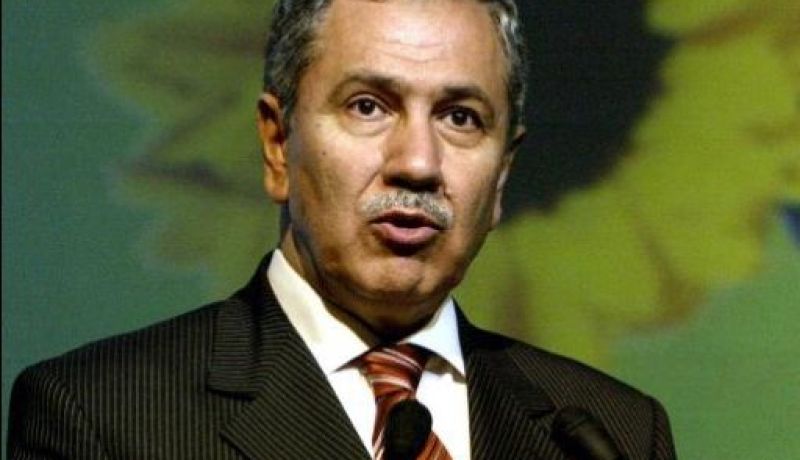 نائب رئيس الوزراء التركي يؤكد تعرض طائرة تركية أخرى للهجوم من قبل القوات السورية