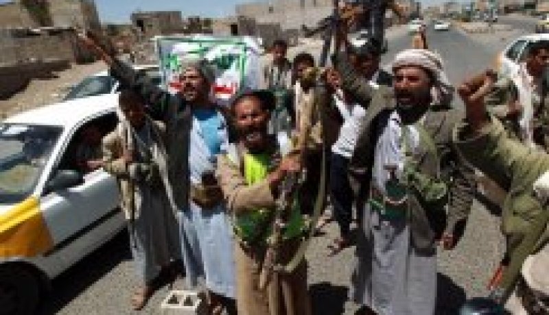 الحوثيون يسيطرون على مقر الحكومة والاذاعة ومقار عسكرية في صنعاء