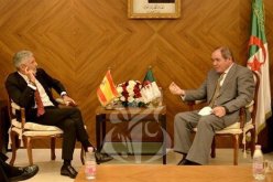 بوقدوم يستقبل وزير الداخلية الإسباني فرناندو قرند مارلسكا غوميز