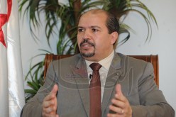 أشباه الفنانين والمثقفين وراء انتشار الإباحية والمخنثين في الجزائر