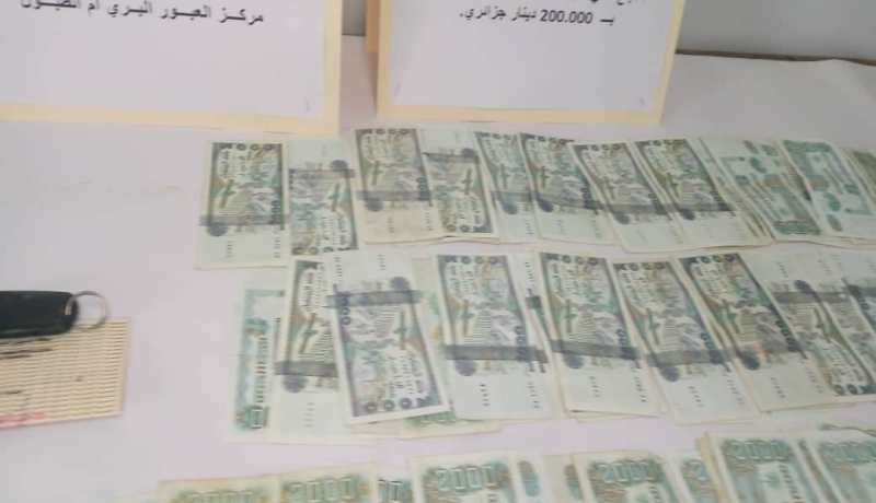 تفكيك شبكة وطنية لتزوير العملة وحجز 20 مليون سنتيم مزورة بأم الطبول في الطارف