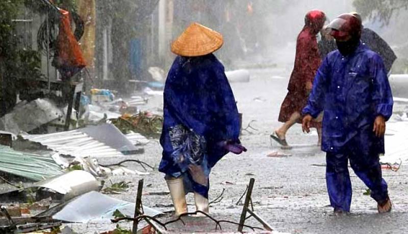 إعصار يتسبب في إجلاء 650 ألف شخص بالفيتنام
