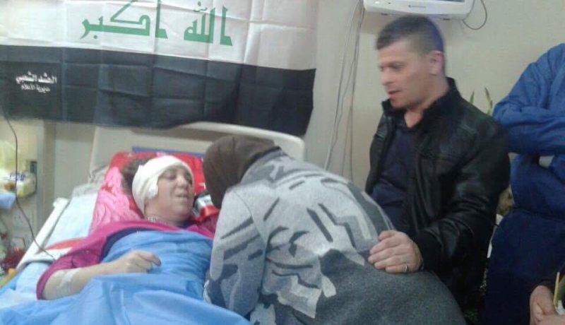 بالصور.. سميرة مواقي تلتقي عائلتها في المستشفى ببغداد