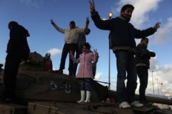 فرنسا ترسل طائرتان من المساعدات الى ليبيا