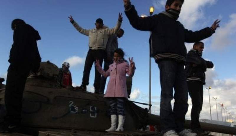 فرنسا ترسل طائرتان من المساعدات الى ليبيا