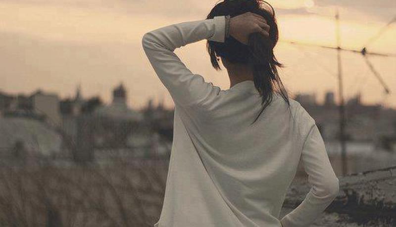 بحاجة لمن يحميني من شناعة الفقر وفظاعة ذئاب البشر