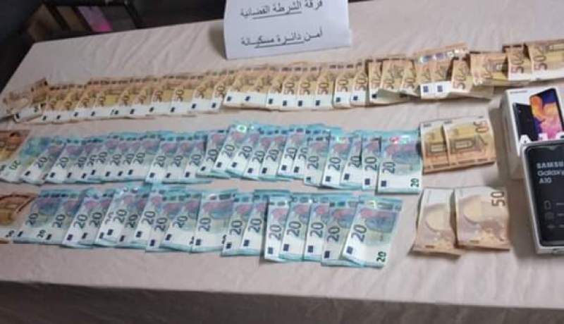 أم البواقي: توقيف شخصين تورطا في سرقة منزل وإسترجاع 2800 أورو