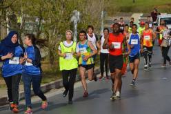 بالصور..ماراتون الجيش الوطني يحضى بمشاركة واسعة من كلا الجنسين