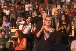 بالفيديو.. سفيرة أمريكا بالجزائر ترقص على أنغام الشاب خالد