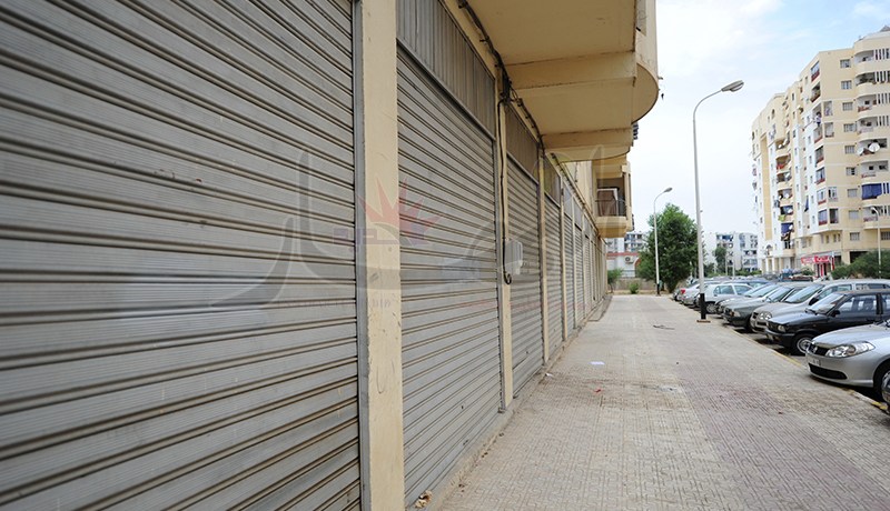 30 يوما أمام المستفيدين من محلات الرئيس لفتحها أو تجريدهم منها