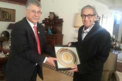 الفنان نور الشريف يحصل على جائزة القدس للثقافة والإبداع