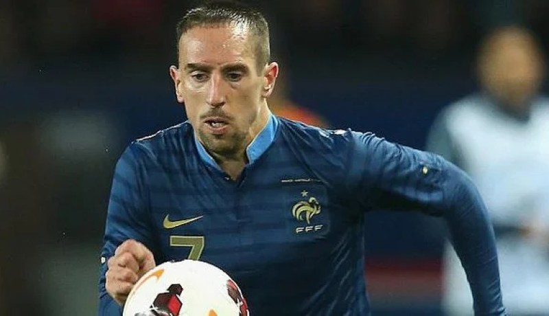 الفضائح الأخلاقية تطارد المنتخب الفرنسي والشرطة تحقق مع ريبيري