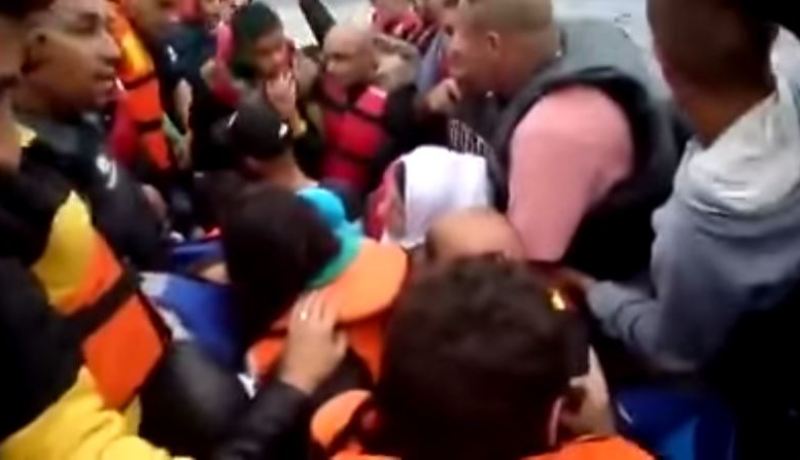 بالفيديو حراقة جزائريون يصطحبون معهم سوريات من تركيا نحو أوروبا