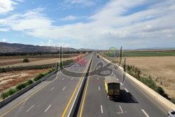 تونس تشيد طريقا سيارا يصل إلى الحدود مع الجزائر