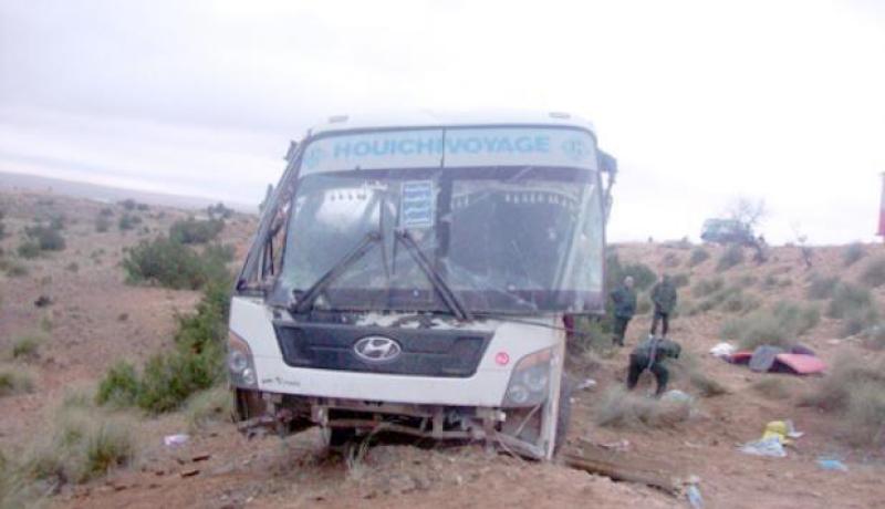 6 جرحى إثر انحراف حافلة في البيض