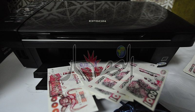 توقيف رعيتين ماليين بتهمة تزوير العملة في بومرداس