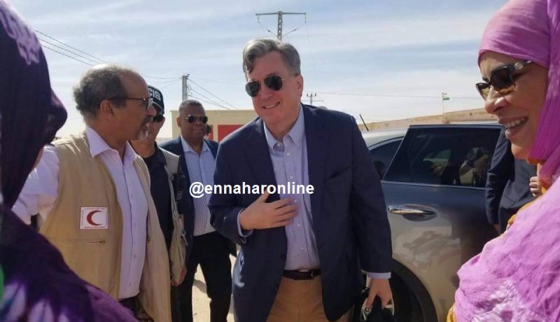 بالصور.. السفير الأمريكي في زيارة لمخيمات اللاجئين الصحراويين