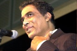 الحانوتي يكشف حقيقة سرقة جثمان أحمد زكي من قبره