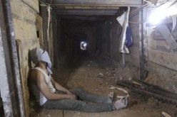 نجاة 14 عاملا فلسطينيا كانوا محتجزين في أحد أنفاق رفح