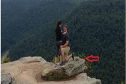 طلب يدها في مكان رومانسي  فوقعت من فوق الجبل من شدة فرحها