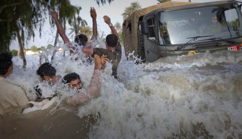 وفاة 22 شخصا بسبب هطول الأمطار في باكستان