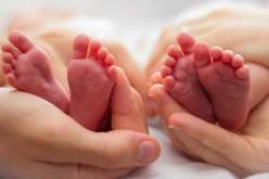 تيارت.. ثلاثينية تُنجب 4 توائم في حملها الأول