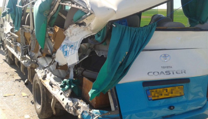 قتيلان و 16 جريحا في حادث اصطدام حافلة لنقل المسافرين وشاحنة نصف مقطورة بتمنراست