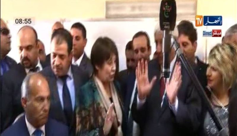 بن غبريت تعطي من تلمسان إشارة الإنطلاق الرسمي لإمتحانات البكالوريا