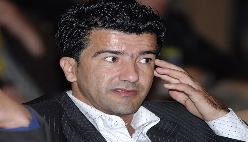 الفنان حكيم دكار يصاب بجروح في حادث سير بالمغير